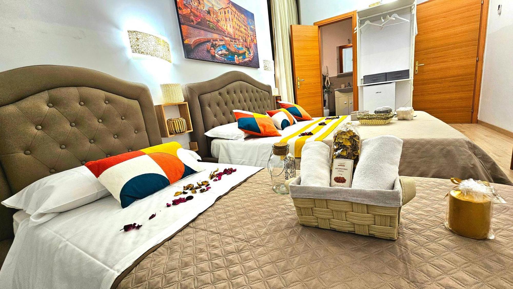Bed and Breakfast A Casa Simpatia Roma - Free Parking If You Book 4 Nights Экстерьер фото